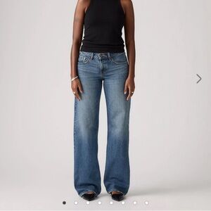 NWT Levi's Low Loose Women's Jeans - 28